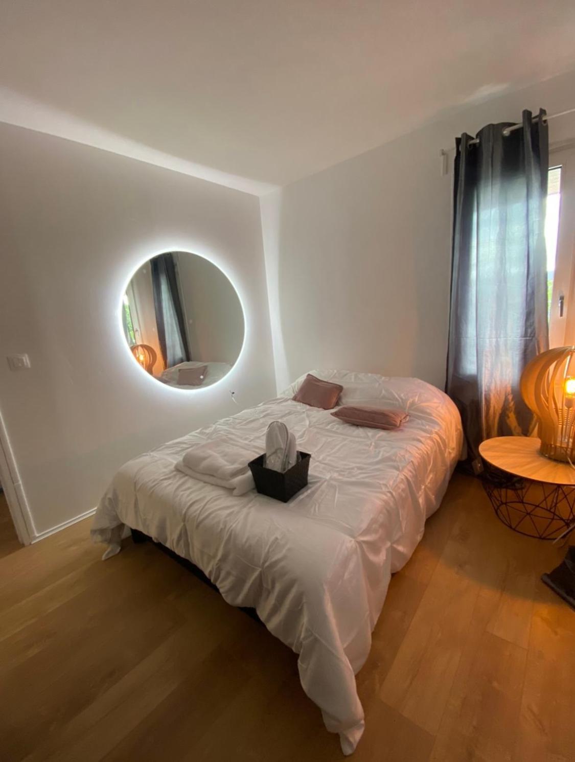 Appartement 59M2 Professionnel Ou Familial Saint Quentin En Yvelines Монтиньи-ле-Бретонё Экстерьер фото